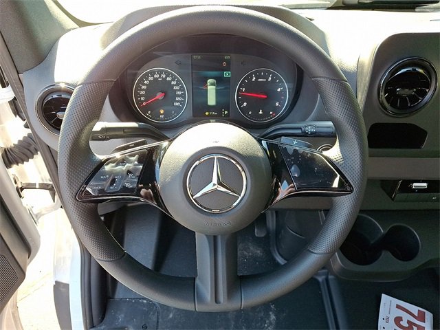 Used 2025 Mercedes-Benz Sprinter 2500 image 17