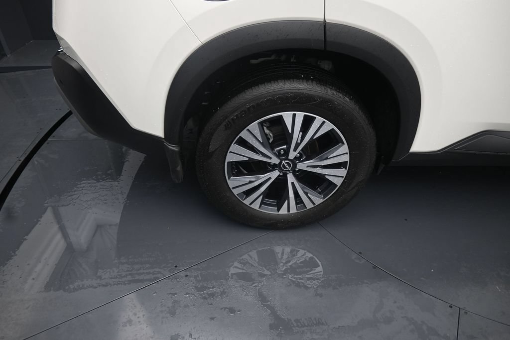 Used 2023 Nissan Rogue SV AWD/4WD image 10