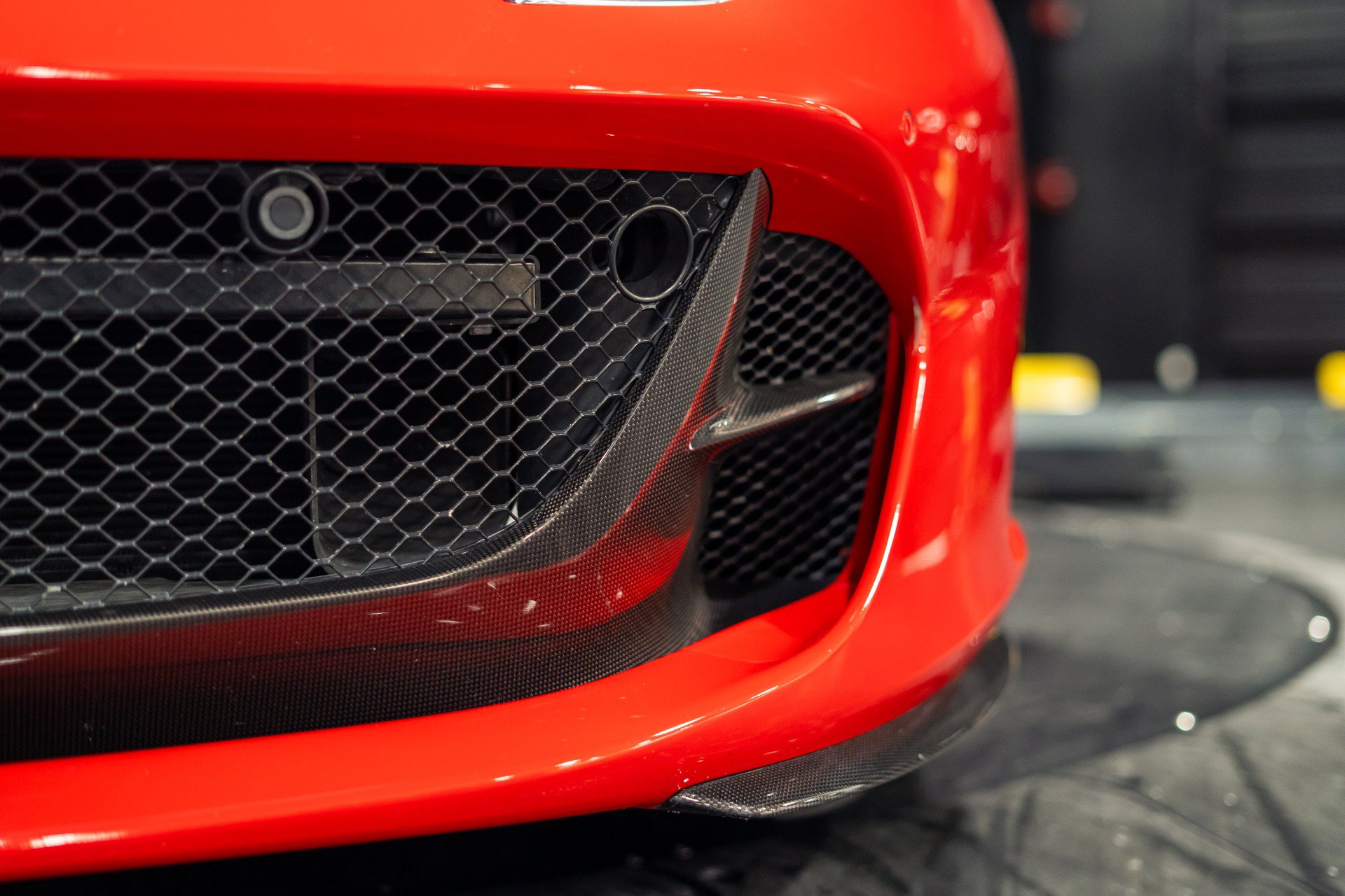 Used 2019 Ferrari 812 Superfast RWD image 16