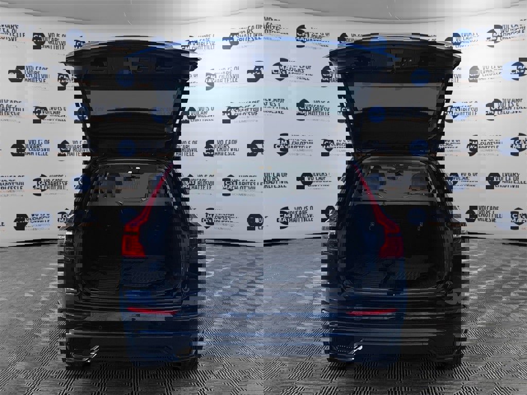 Certified 2023 Volvo XC60 B5 Plus w/ Protection Package Premier image 8