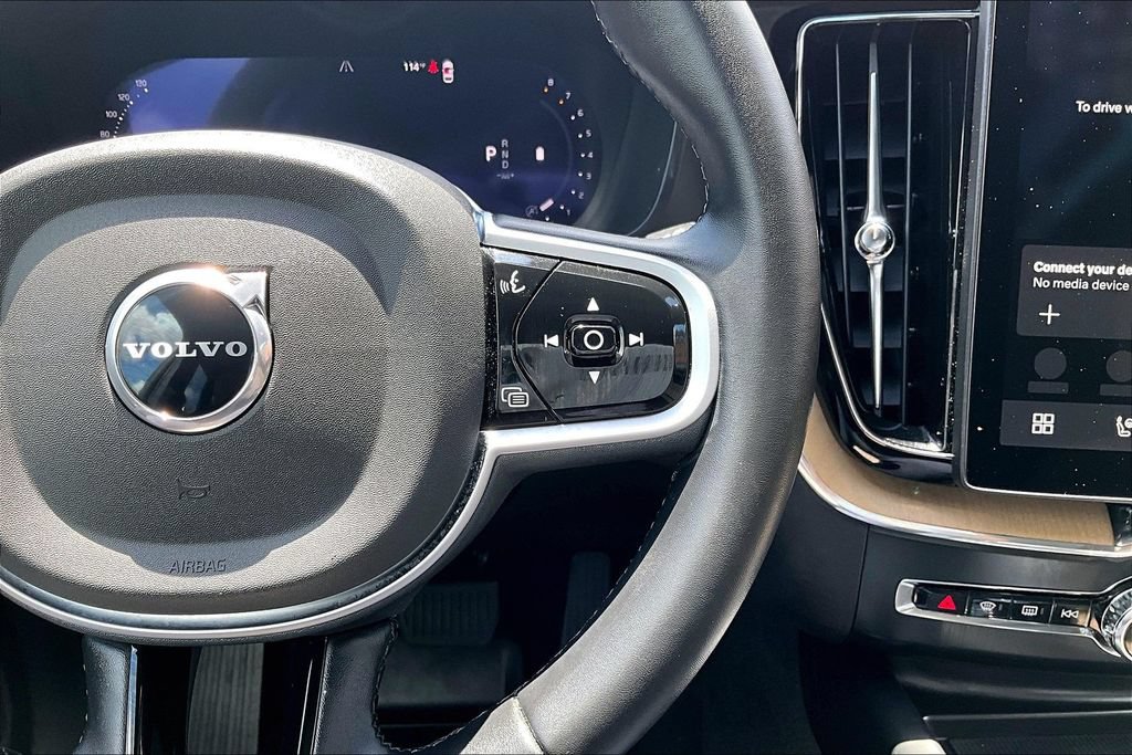 Certified 2026 Volvo XC60 B5 Plus AWD/4WD image 28