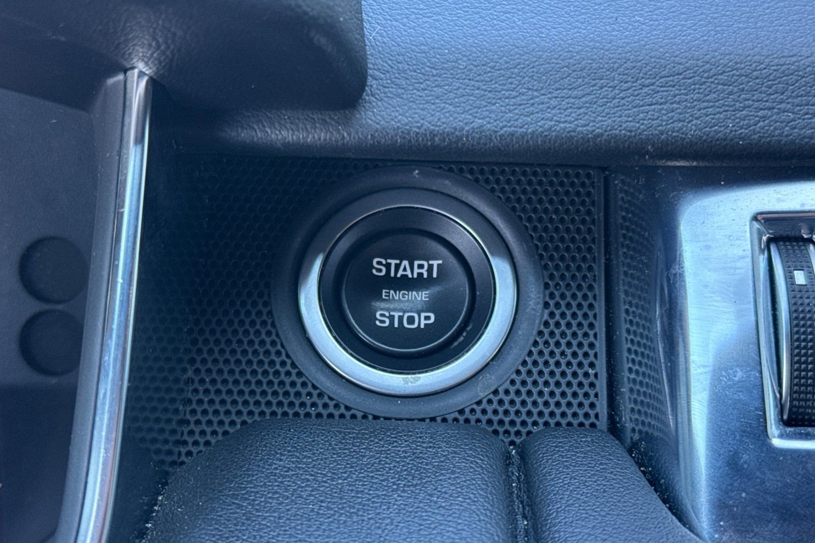 Used 2020 Land Rover Range Rover Sport HSE image 26