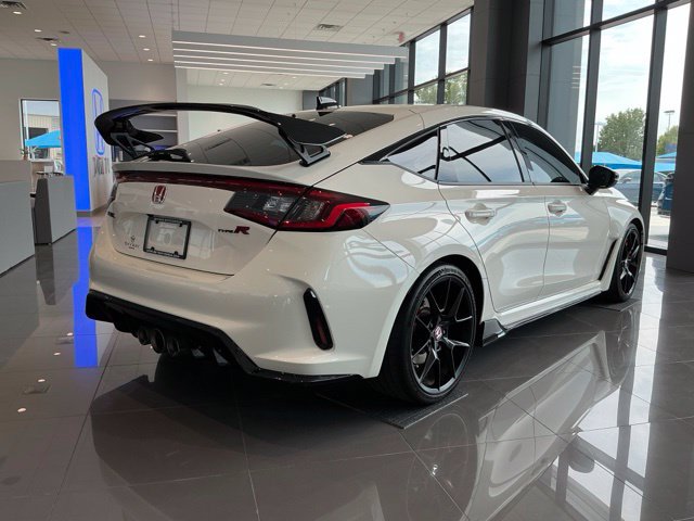Used 2025 Honda Civic Type R image 2