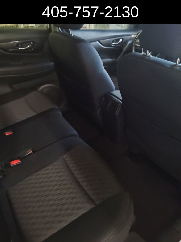 Used 2018 Nissan Rogue SV image 8