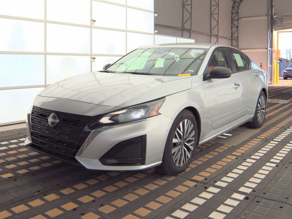 Used 2024 Nissan Altima 2.5 SV image 25