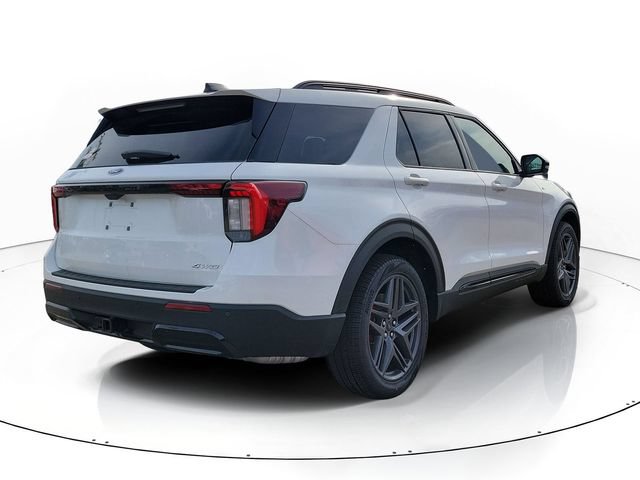New 2026 Ford Explorer ST-Line w/ ST-Line Street Pack AWD/4WD image 3
