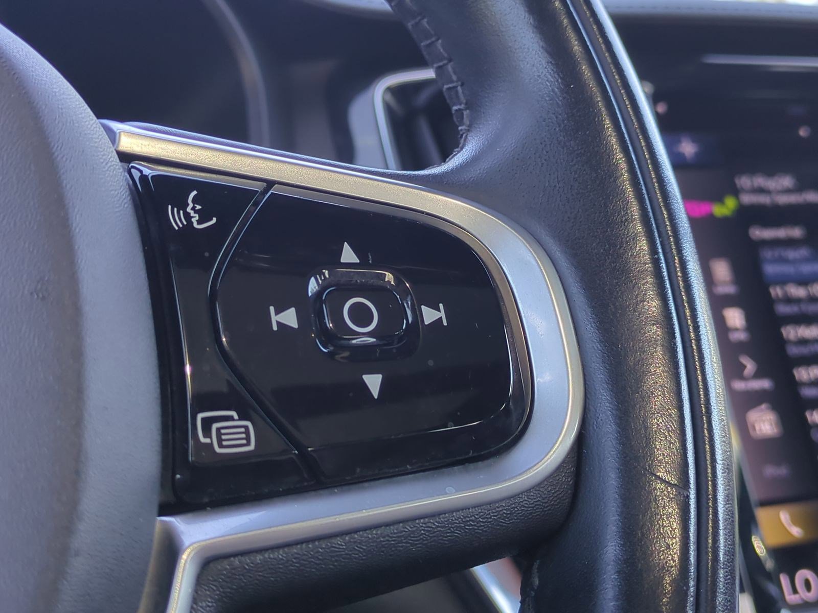 Used 2021 Volvo S60 T5 Inscription image 20