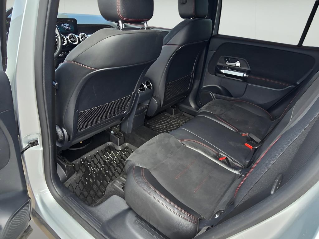 Used 2022 Mercedes-Benz GLB 250 4MATIC image 24