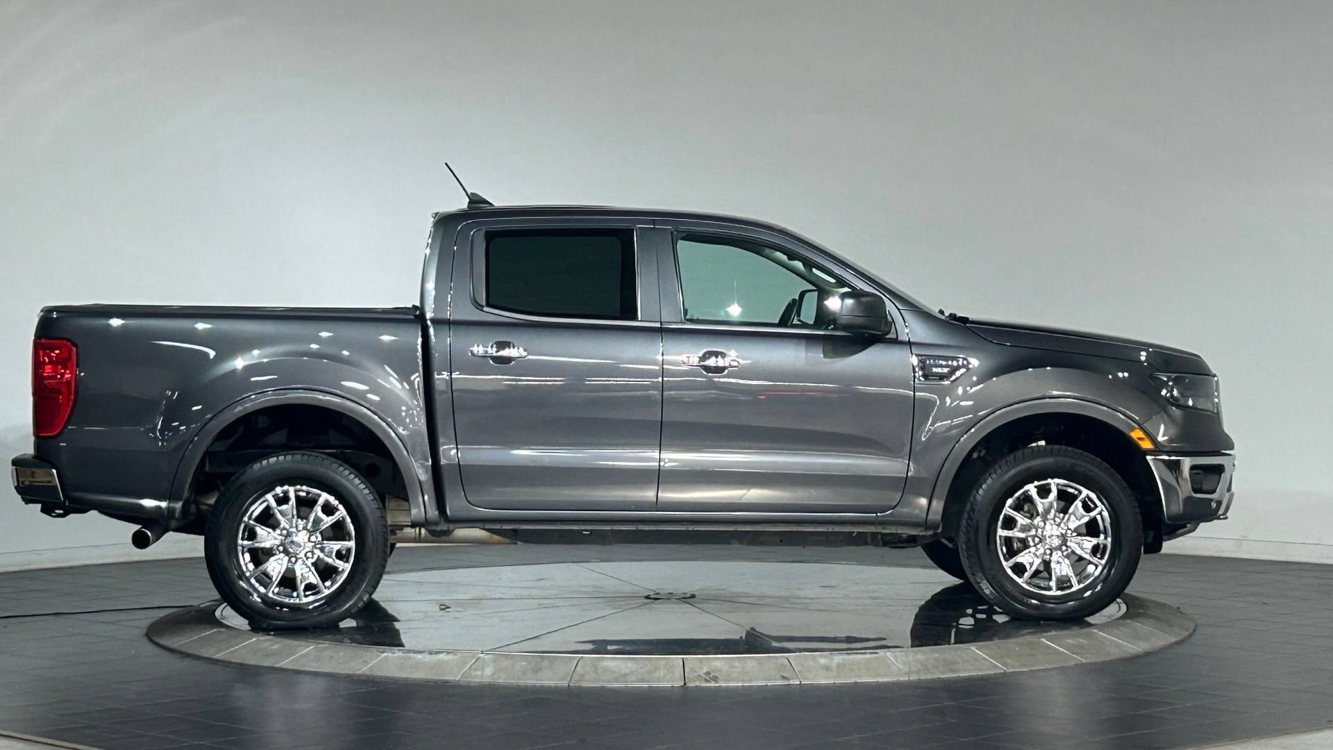 Used 2019 Ford Ranger XLT w/ Equipment Group 302A Luxury AWD/4WD image 11
