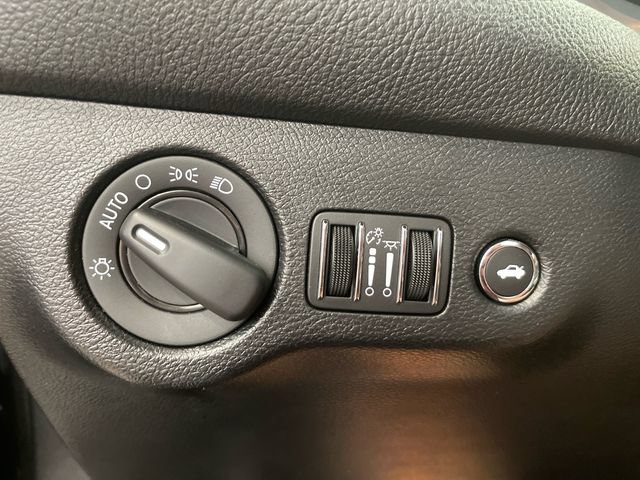 Used 2021 Dodge Challenger SRT Hellcat RWD image 15