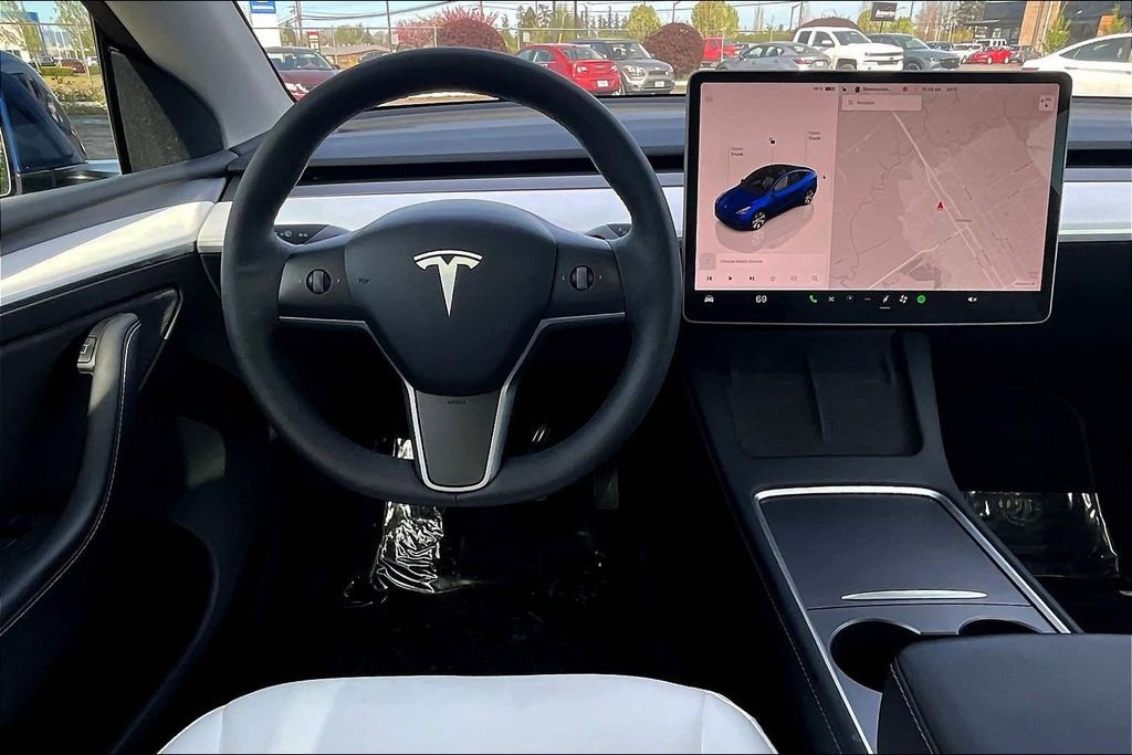 Used 2023 Tesla Model Y Long Range image 7