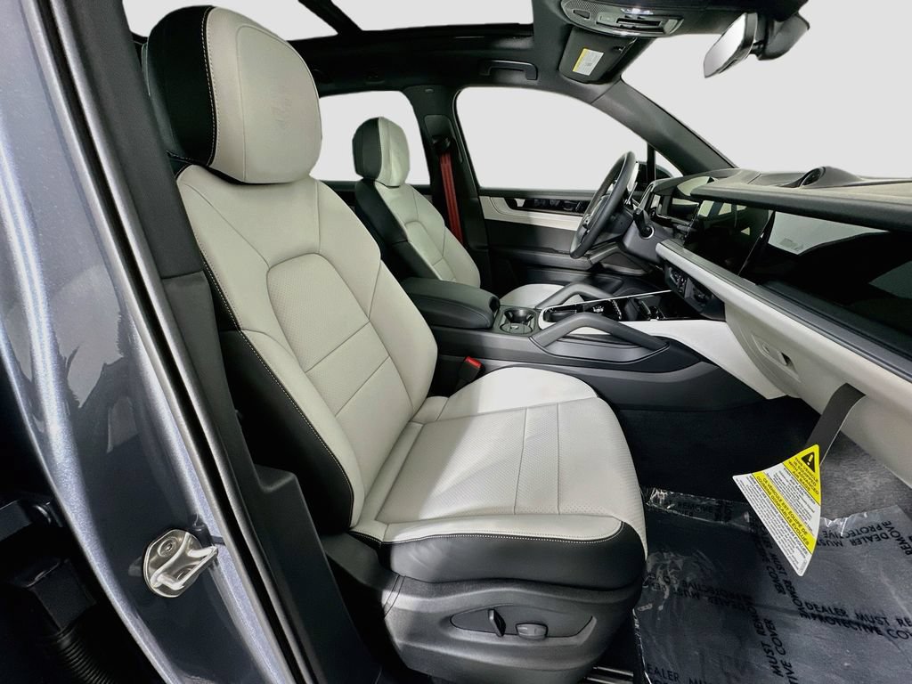 New 2026 Porsche Cayenne AWD/4WD image 30