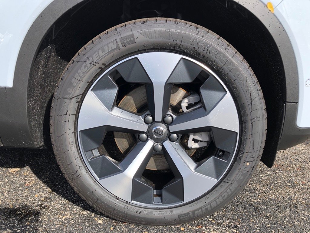 New 2026 Volvo XC40 B5 Plus w/ Protection Package Premier AWD/4WD image 9