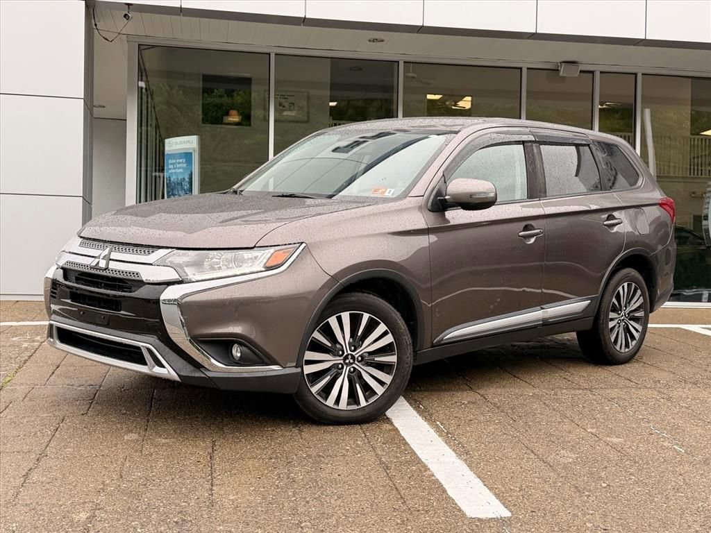 Used 2019 Mitsubishi Outlander AWD image 2