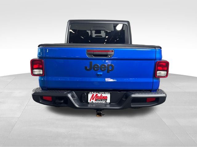 Used 2024 Jeep Gladiator Sport AWD/4WD image 4
