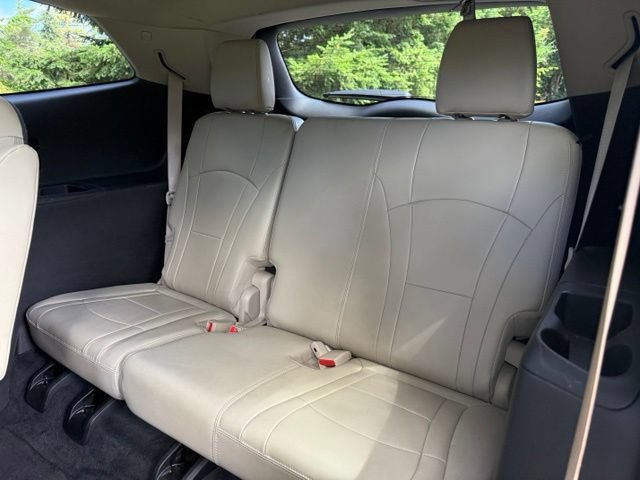 Used 2019 Buick Enclave Essence AWD/4WD image 22