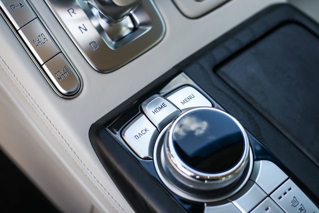 Used 2020 Genesis G90 3.3T Premium image 17