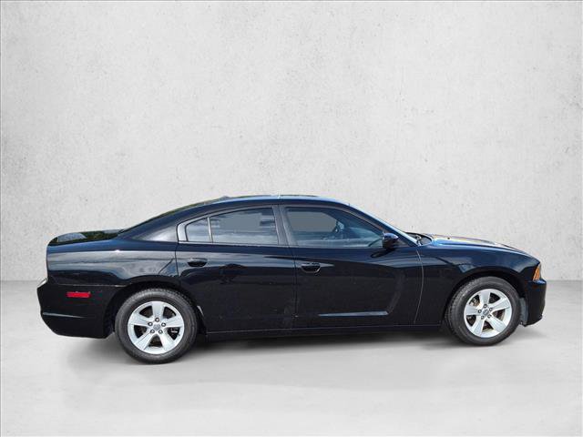 Used 2012 Dodge Charger SE RWD image 4