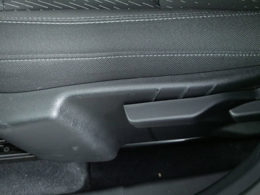 Used 2025 Chevrolet Equinox LT AWD/4WD image 22