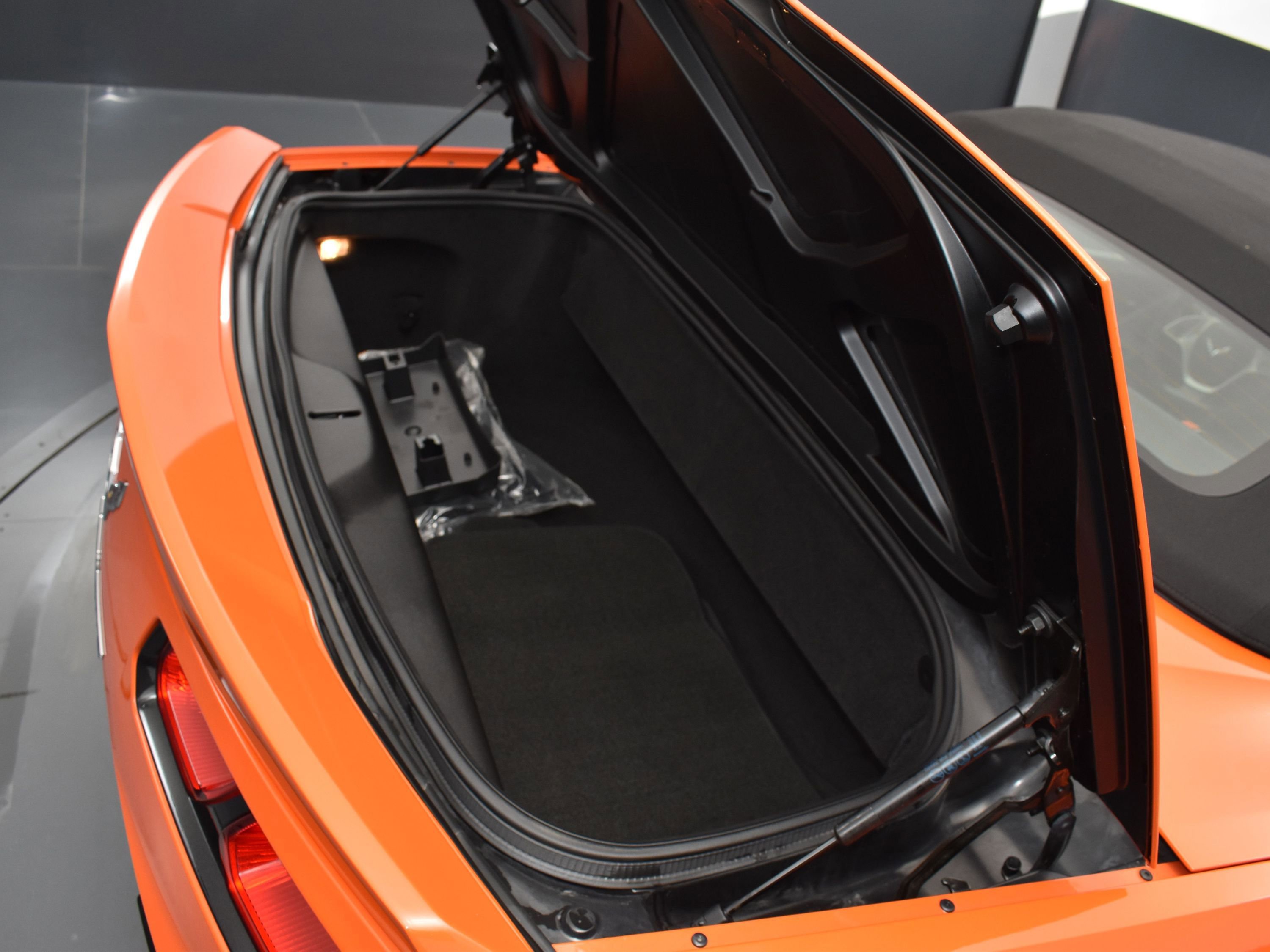 Used 2019 Chevrolet Corvette Stingray Convertible Z51 2LT image 12