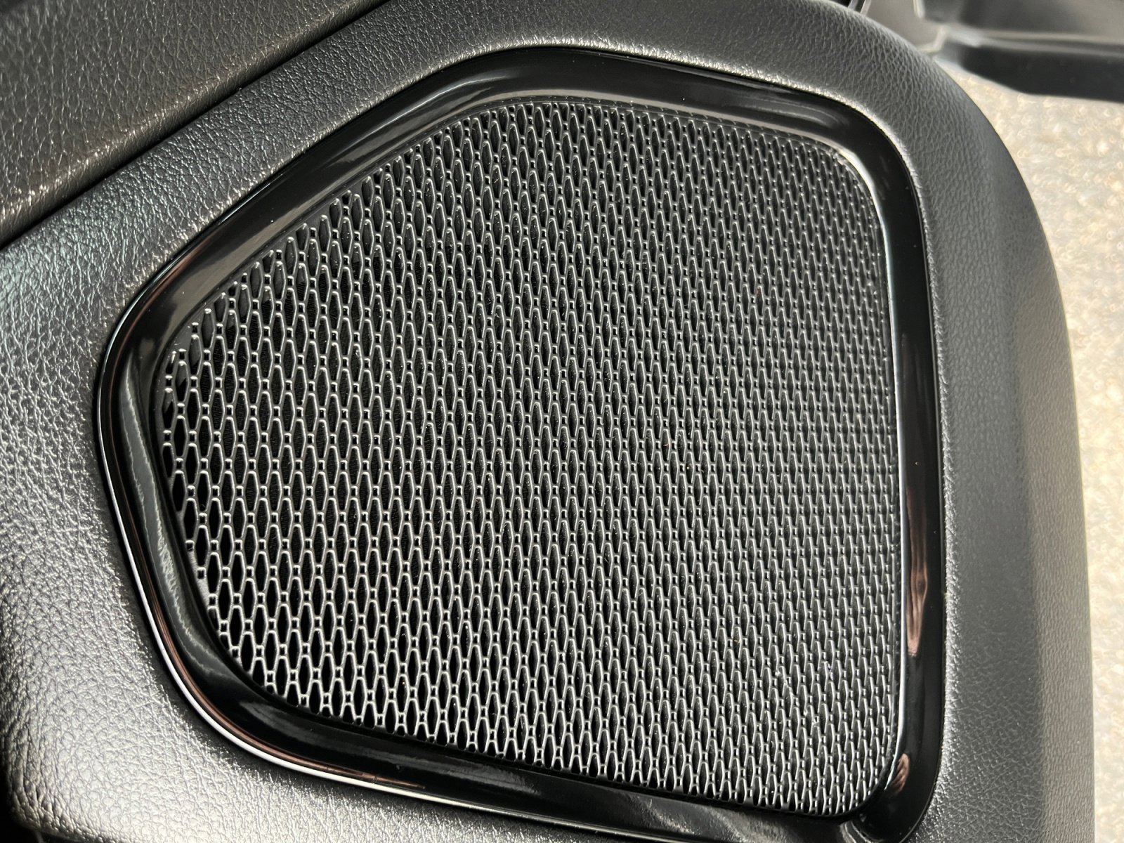 Used 2022 Jeep Compass Altitude w/ Convenience Group image 27