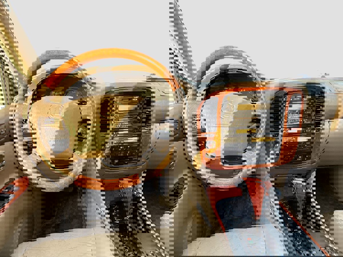 Used 2000 Lexus LX 470 4WD image 11