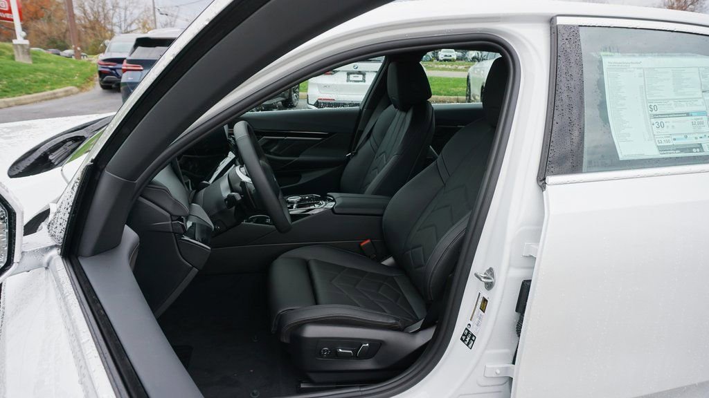 Used 2026 BMW 530i xDrive w/ Premium Package image 8