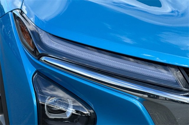 Used 2025 Chevrolet Trax LT w/ Driver Confidence Package image 42