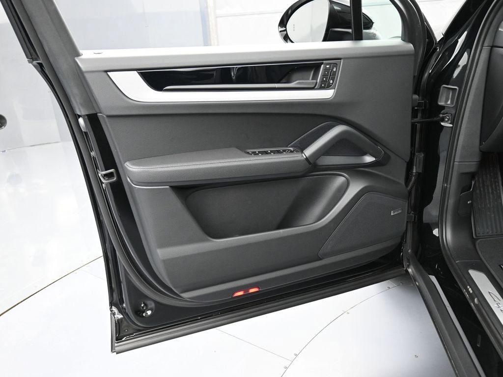New 2026 Porsche Cayenne image 15