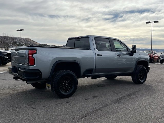 Used 2025 Chevrolet Silverado 2500 ZR2 w/ Technology Package image 5
