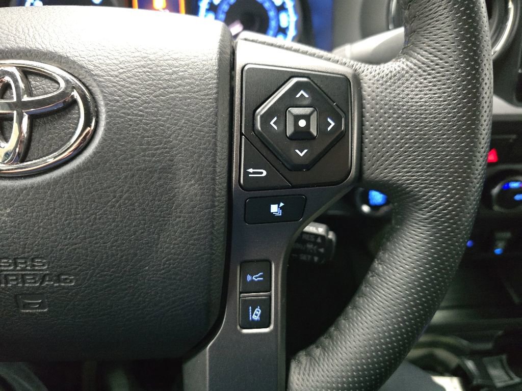 Used 2023 Toyota Tacoma TRD Off-Road w/ Technology Package AWD/4WD image 21