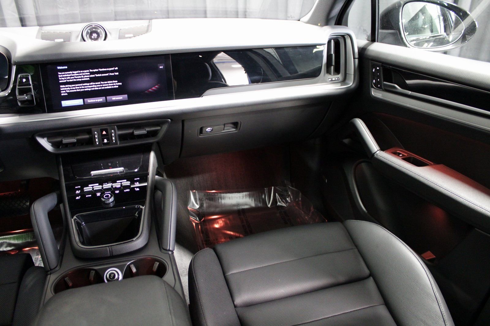 Certified 2025 Porsche Cayenne image 19