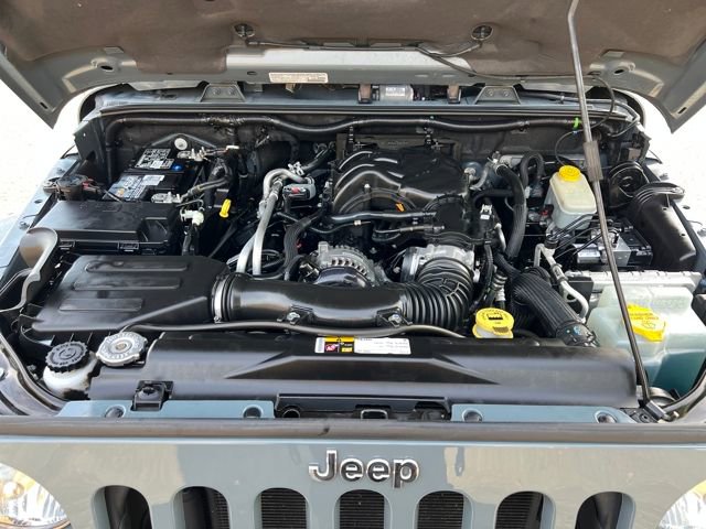 Used 2014 Jeep Wrangler Unlimited Sahara image 27