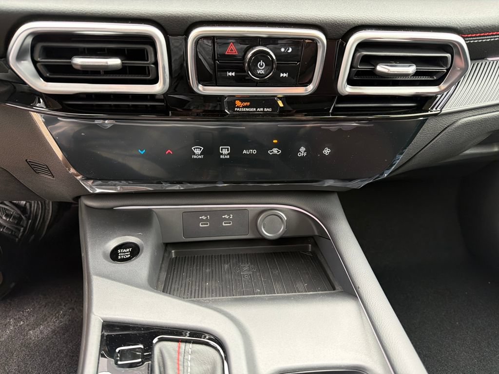 New 2026 Nissan Sentra SR w/ Floor Mat Package FWD image 26