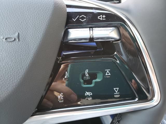 New 2027 Cadillac Optiq Premium Luxury w/ LPO, Floor Liner Package AWD/4WD image 24