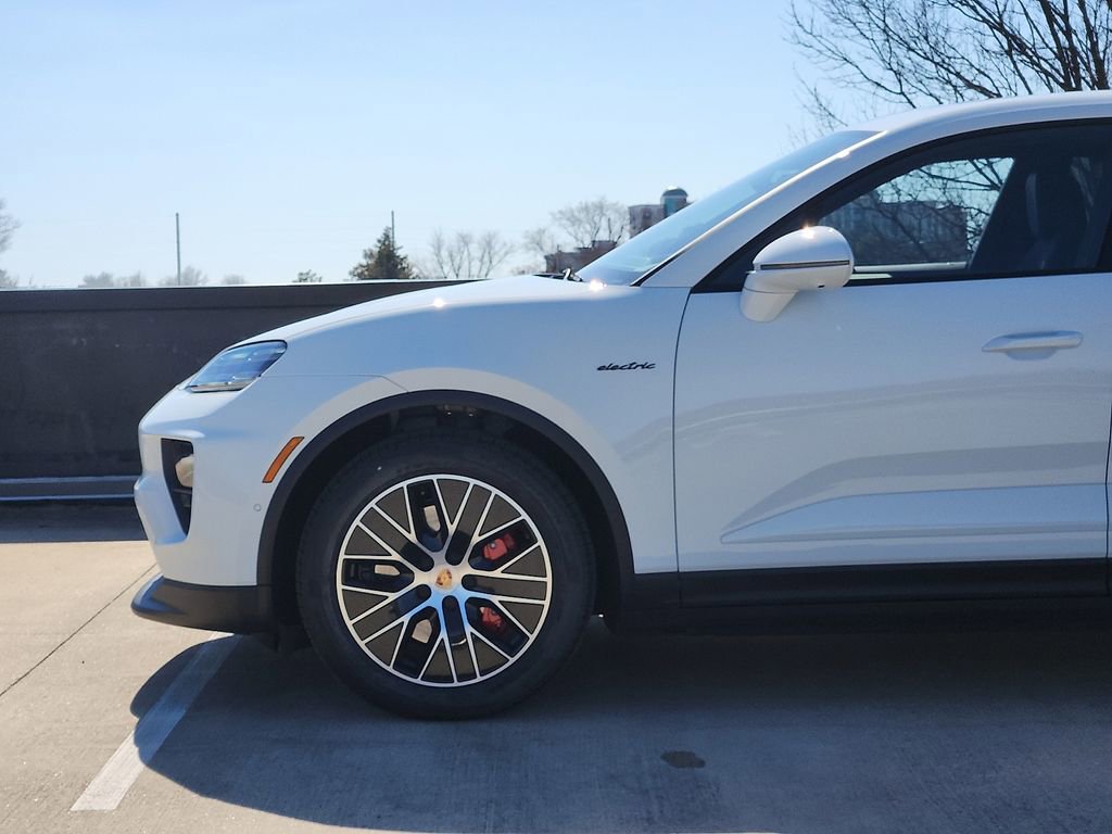 New 2026 Porsche Macan 4S Electric image 6