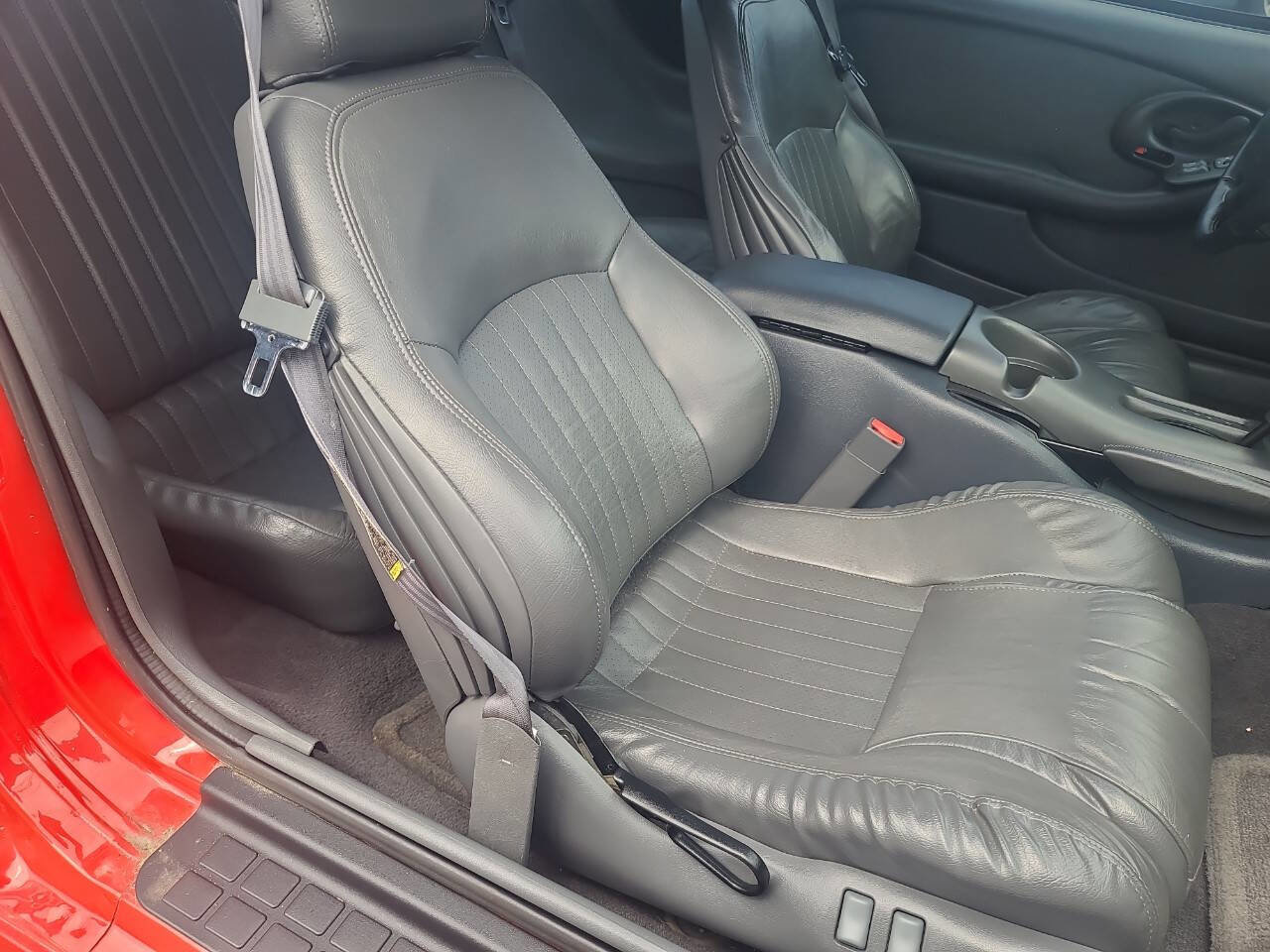 Used 1999 Pontiac Firebird Formula w/ Security Pkg RWD image 29