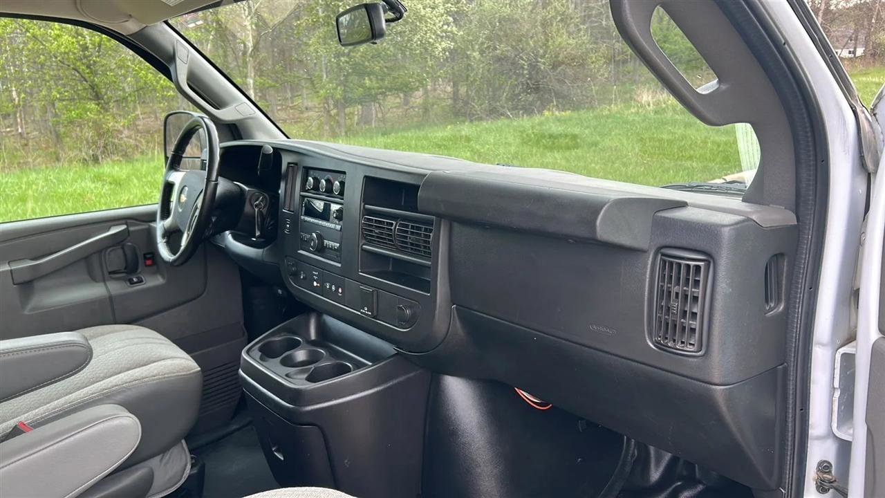 Used 2018 Chevrolet Express 3500 LT w/ LT Preferred Equipment Group RWD image 50