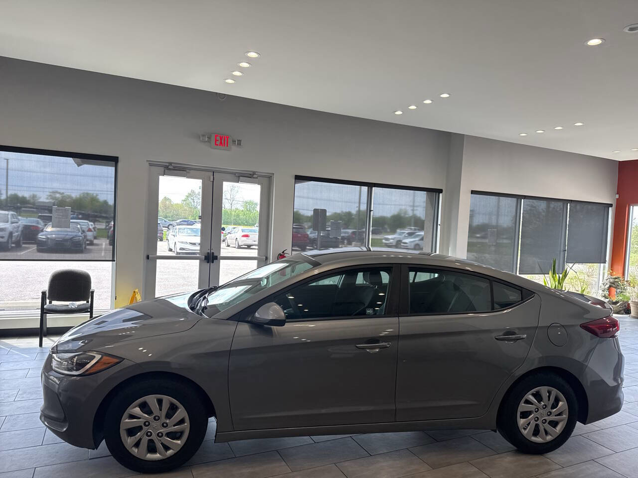 Used 2018 Hyundai Elantra SE FWD image 9