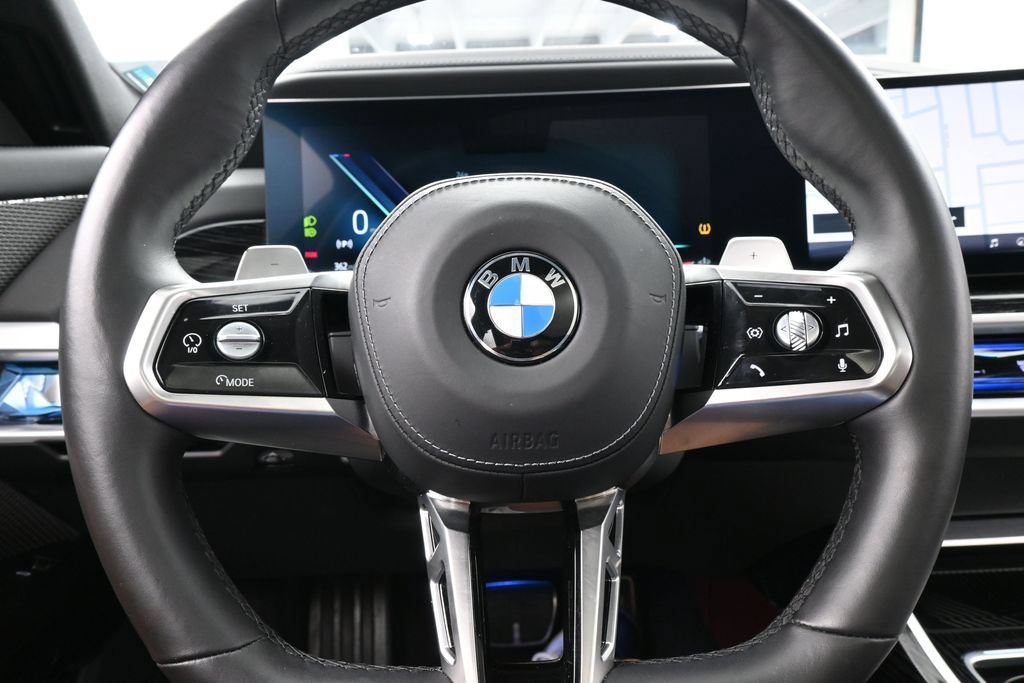 Used 2025 BMW 740i xDrive AWD/4WD image 31