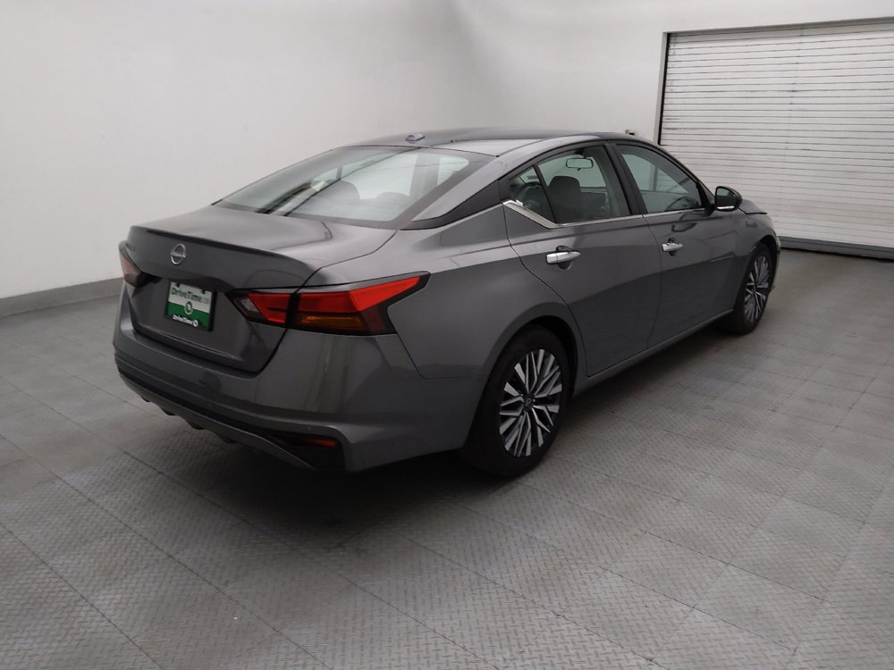 Used 2025 Nissan Altima 2.5 SV FWD image 9