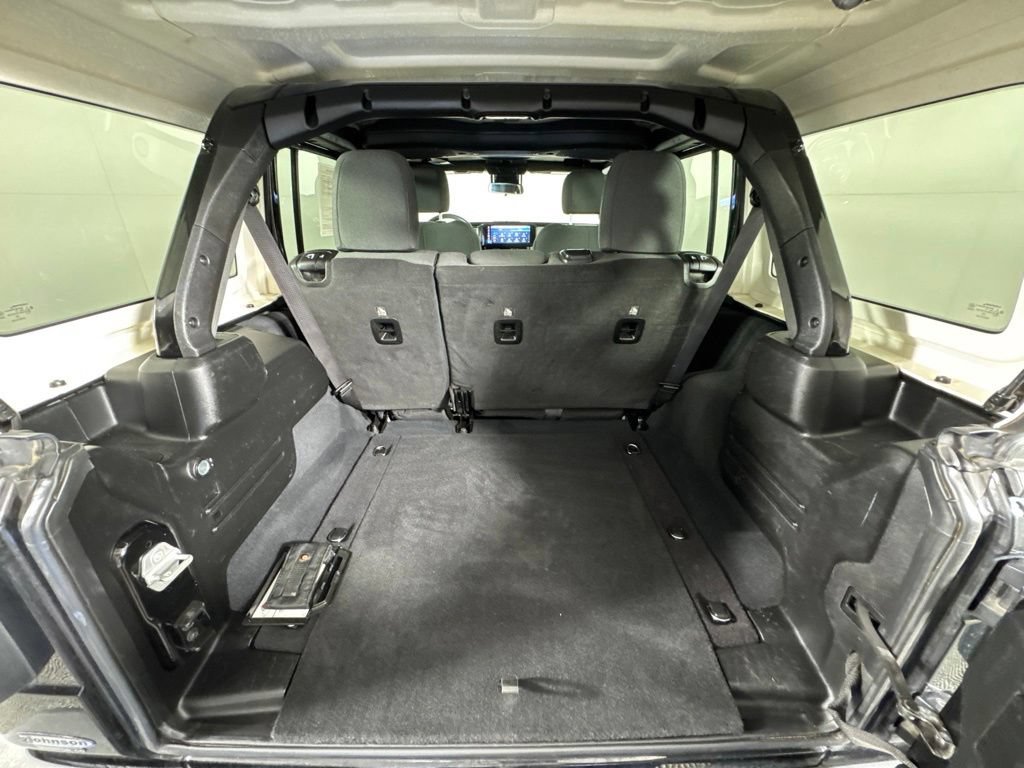 Used 2024 Jeep Wrangler Unlimited Sport AWD/4WD image 31