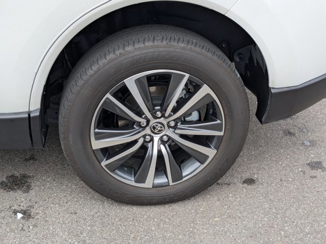 Used 2023 Toyota Venza LE image 21