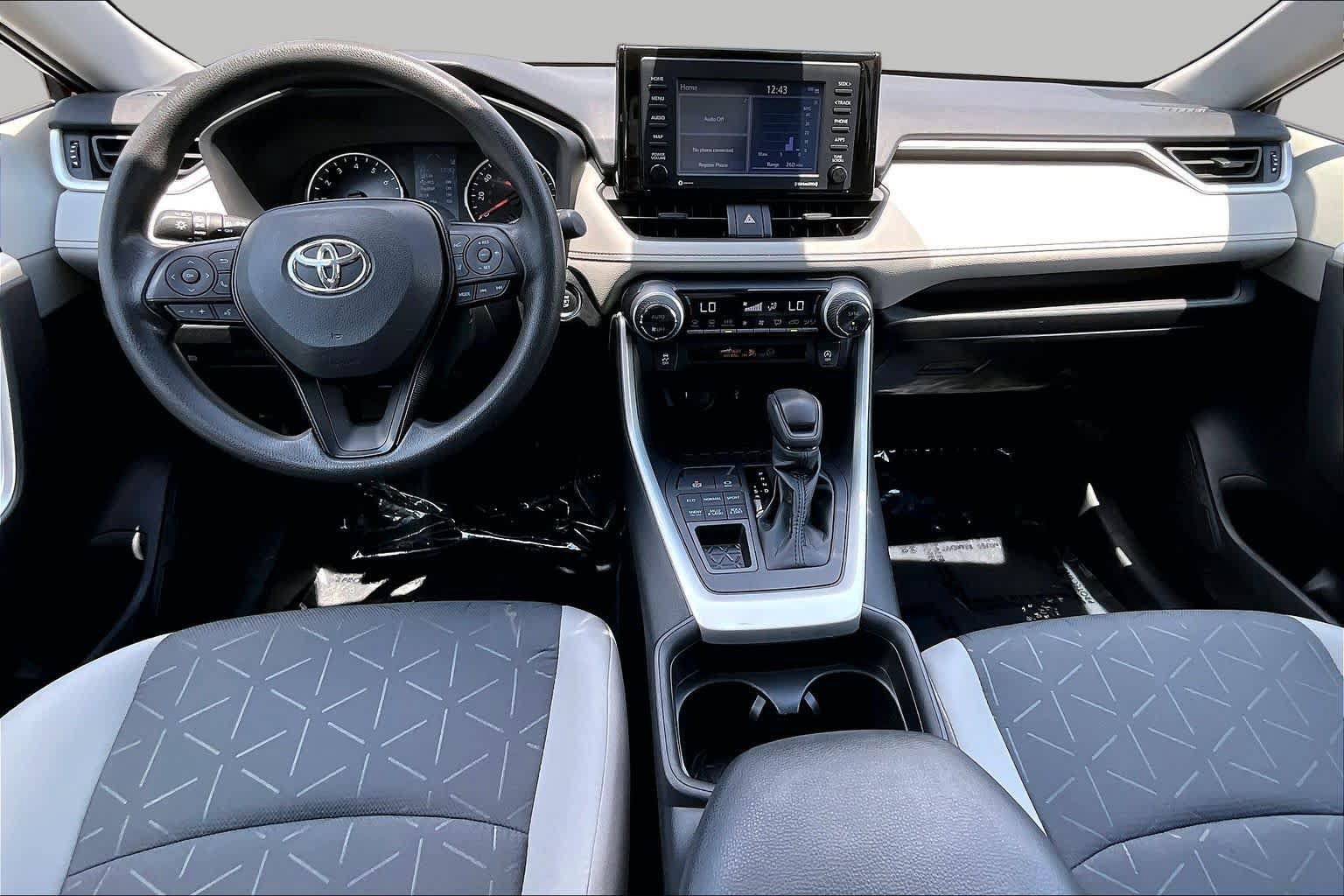 Used 2021 Toyota RAV4 XLE w/ Convenience Package AWD/4WD image 16