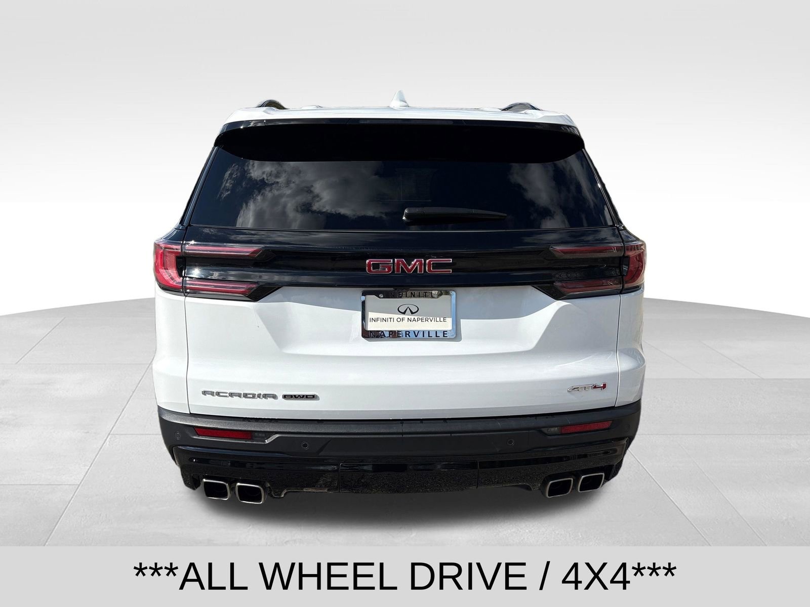 Used 2024 GMC Acadia AT4 w/ Luxury Package AWD/4WD image 4