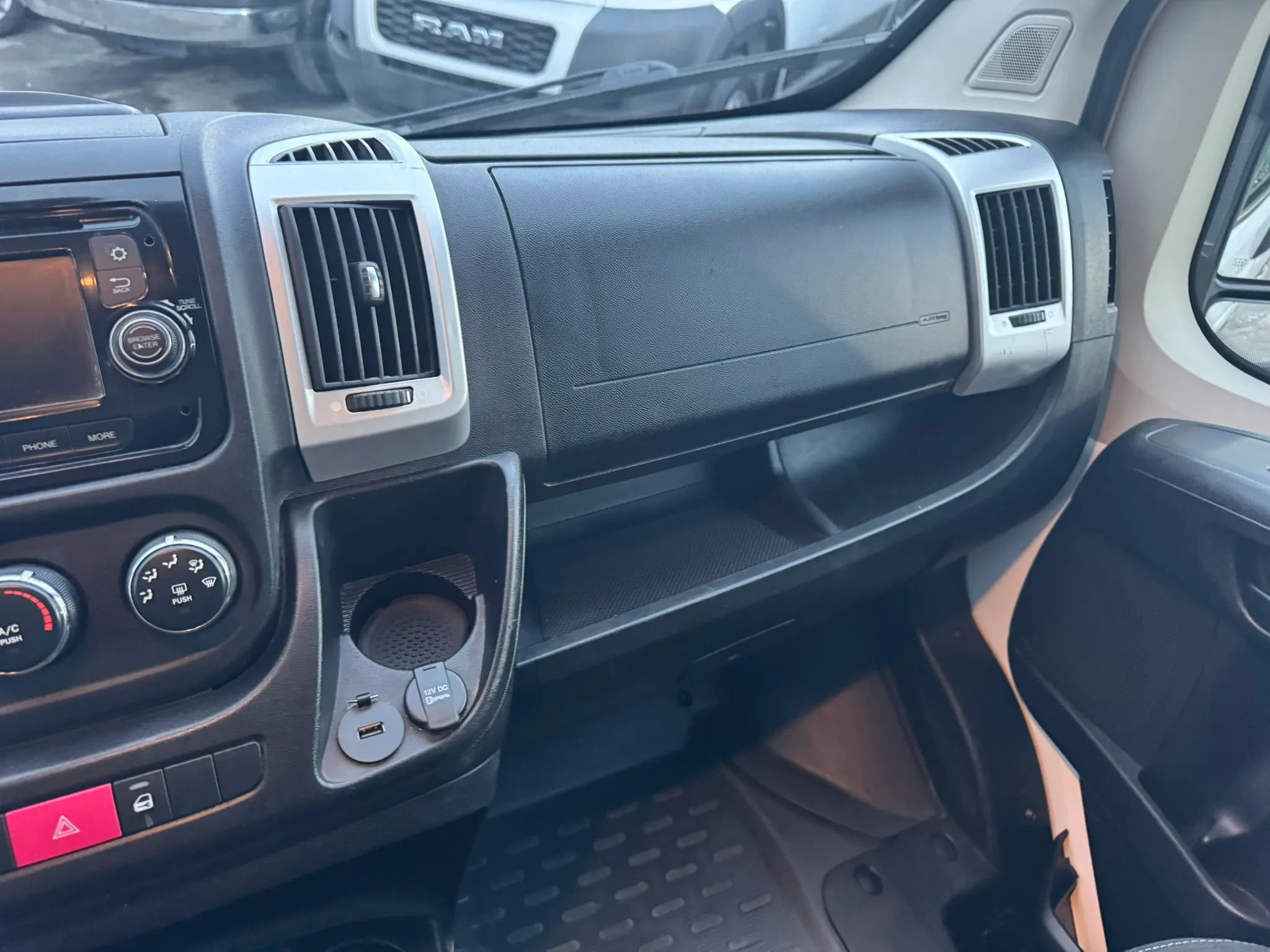 Used 2016 RAM ProMaster 1500 w/ Premium Appearance Group FWD image 23