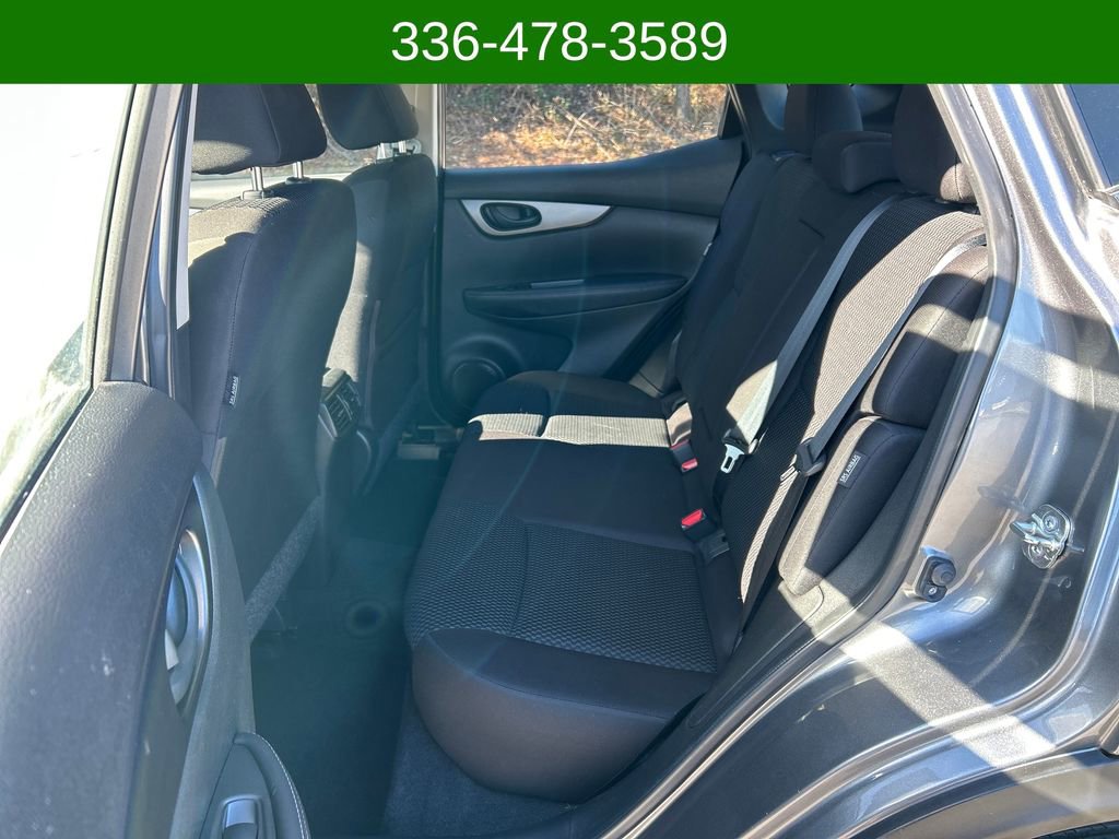 Used 2020 Nissan Rogue Sport S image 17