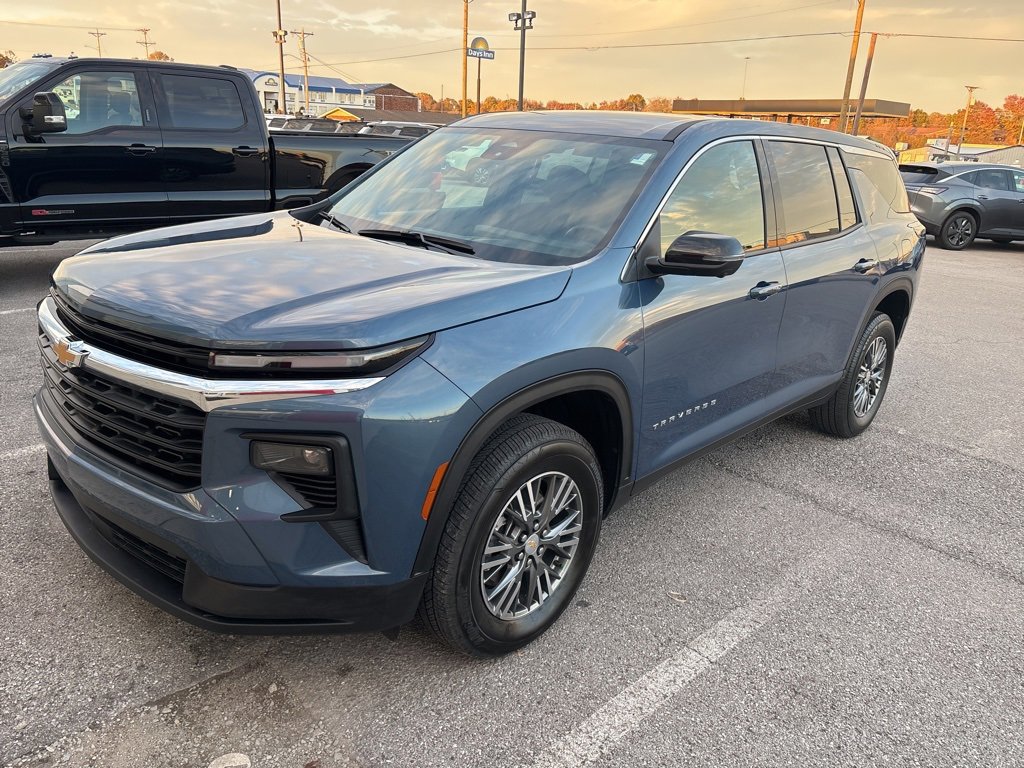 Used 2024 Chevrolet Traverse LS