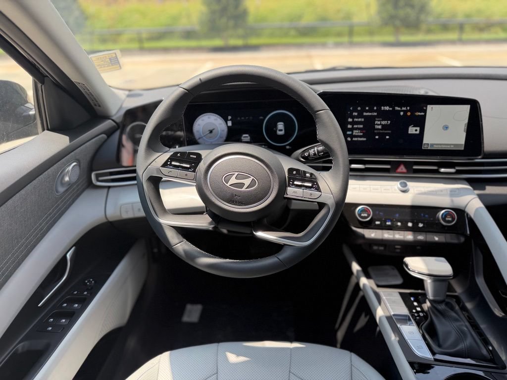 New 2026 Hyundai Elantra Limited FWD image 17