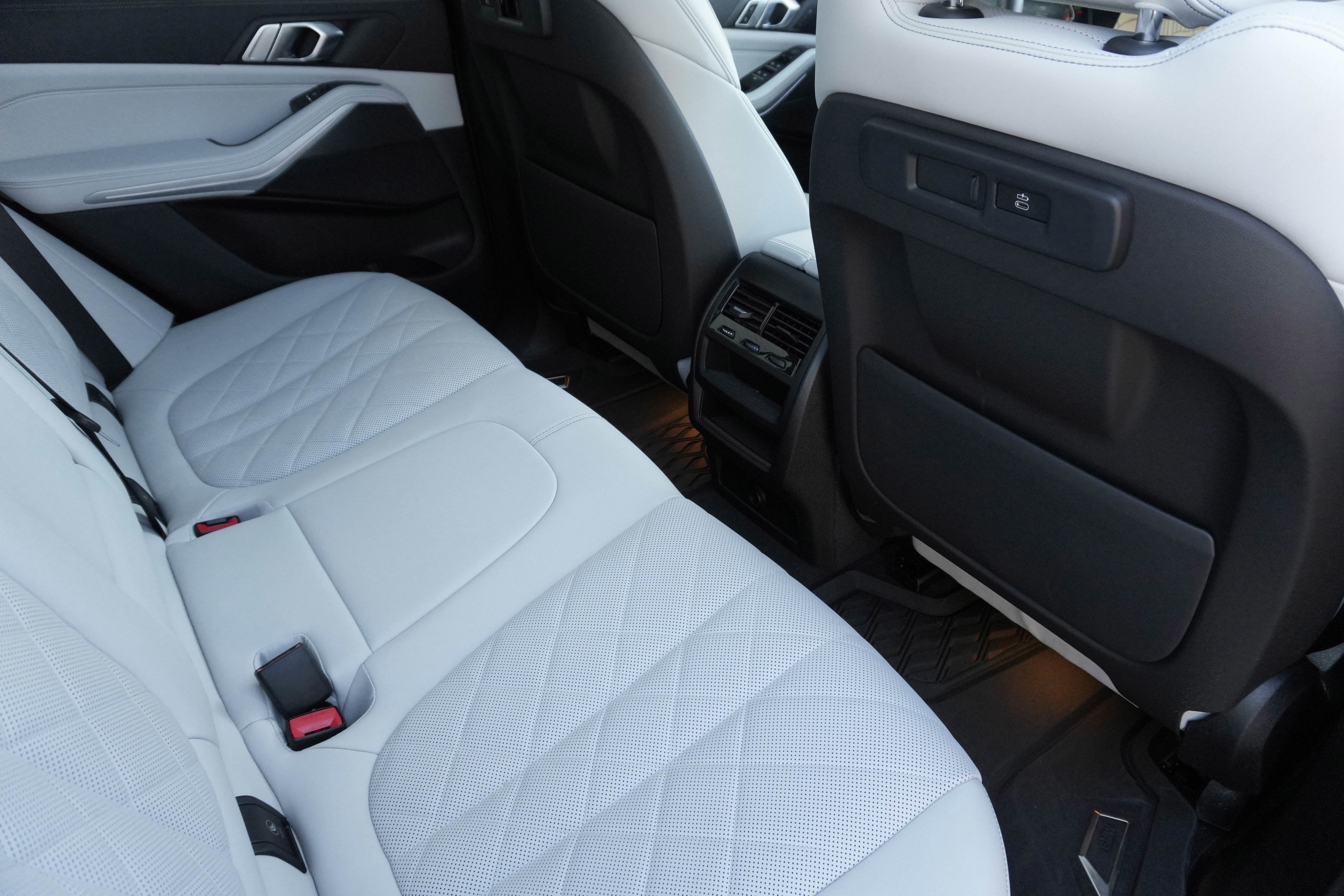 Certified 2023 BMW X5 xDrive40i w/ M Sport Package image 31